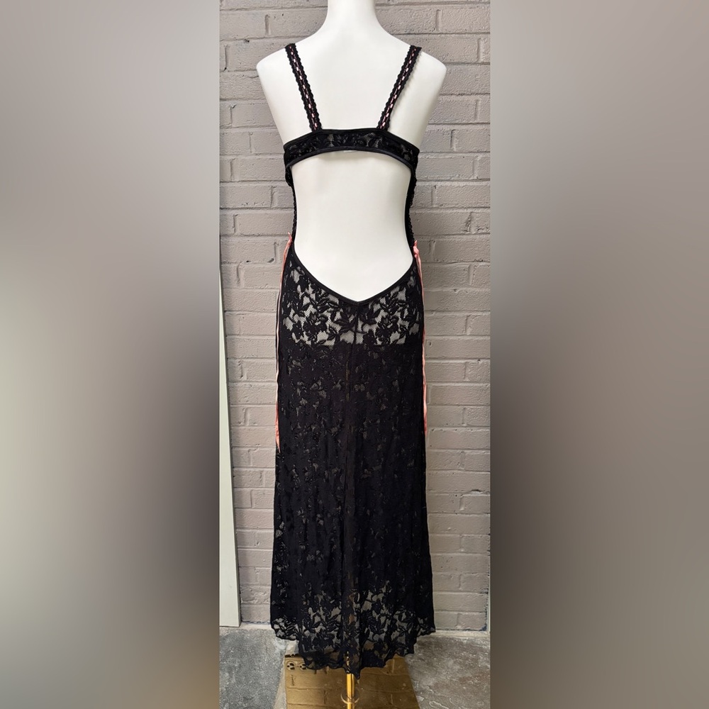 Flora black Strech lace lingerie &  thong panties M